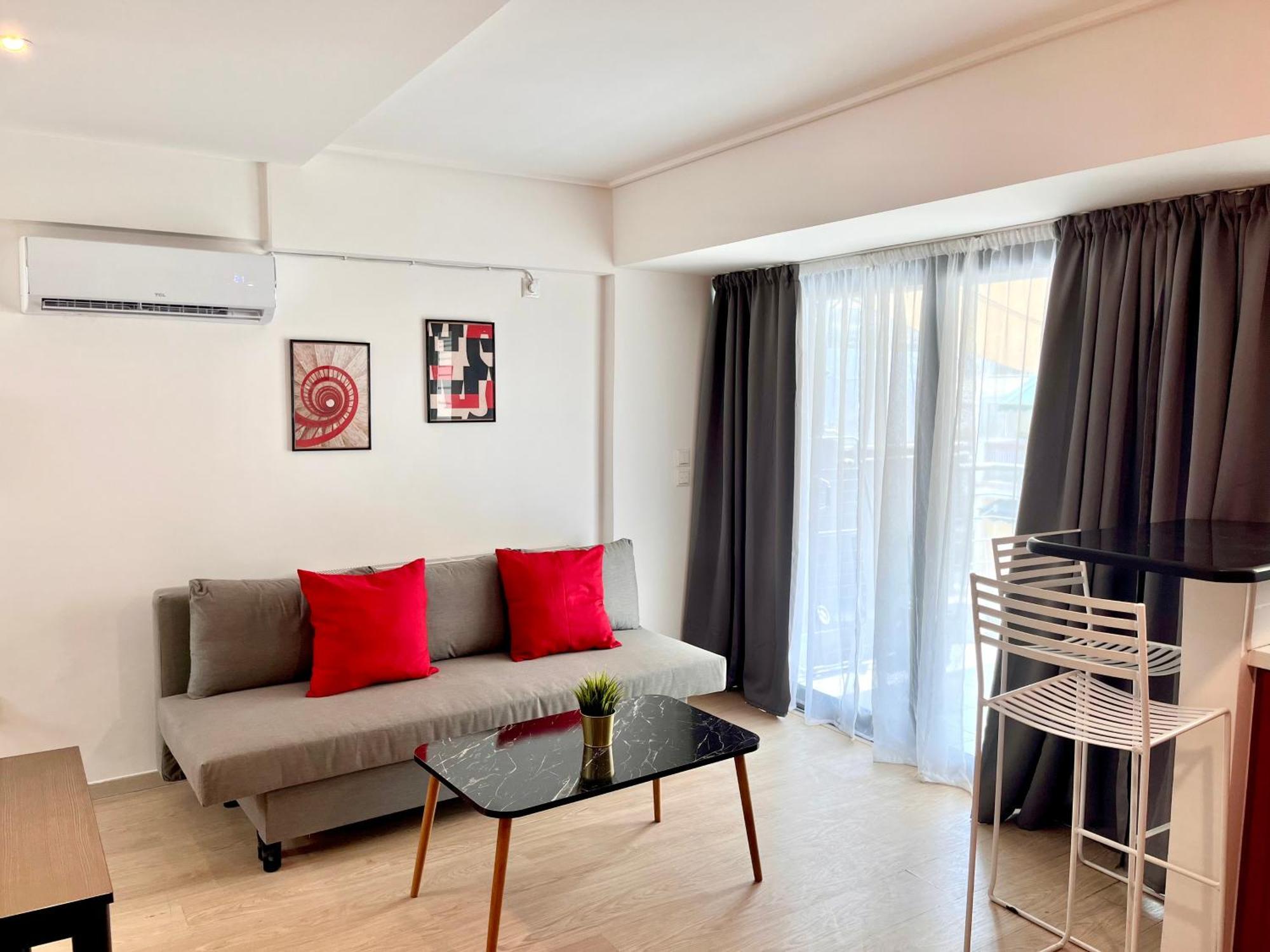 One-Bedroom Apartment